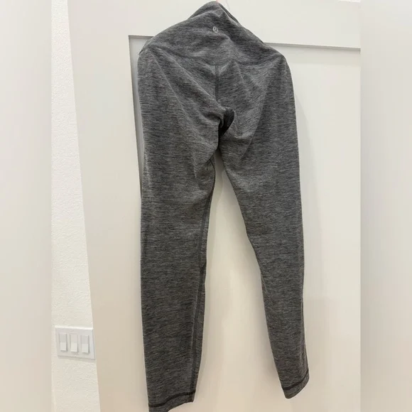 Lululemon Align Leggings 25” Size 6 Heathered Grey (Like New) - Picture 2 of 6